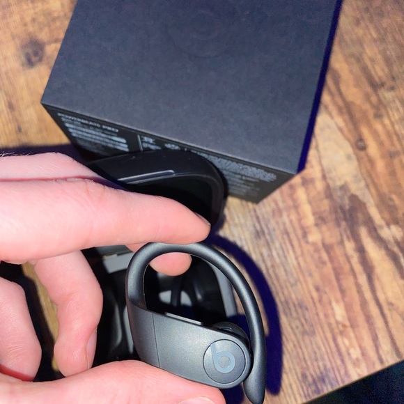 Power Beats Pro, wireless, black, by Dr. Dre. - Picture 6 of 6